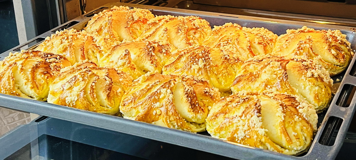 Невозможно устоять: Пуховые булочки к чаю, которые покорят всех