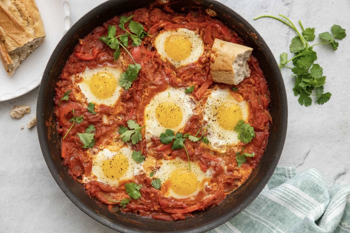 Шакшука без границ: исследуем новые вкусы за пределами томатов