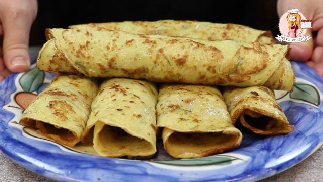 Бризоль по-новому: картофельные блинчики с мясной начинкой и грибным соусом