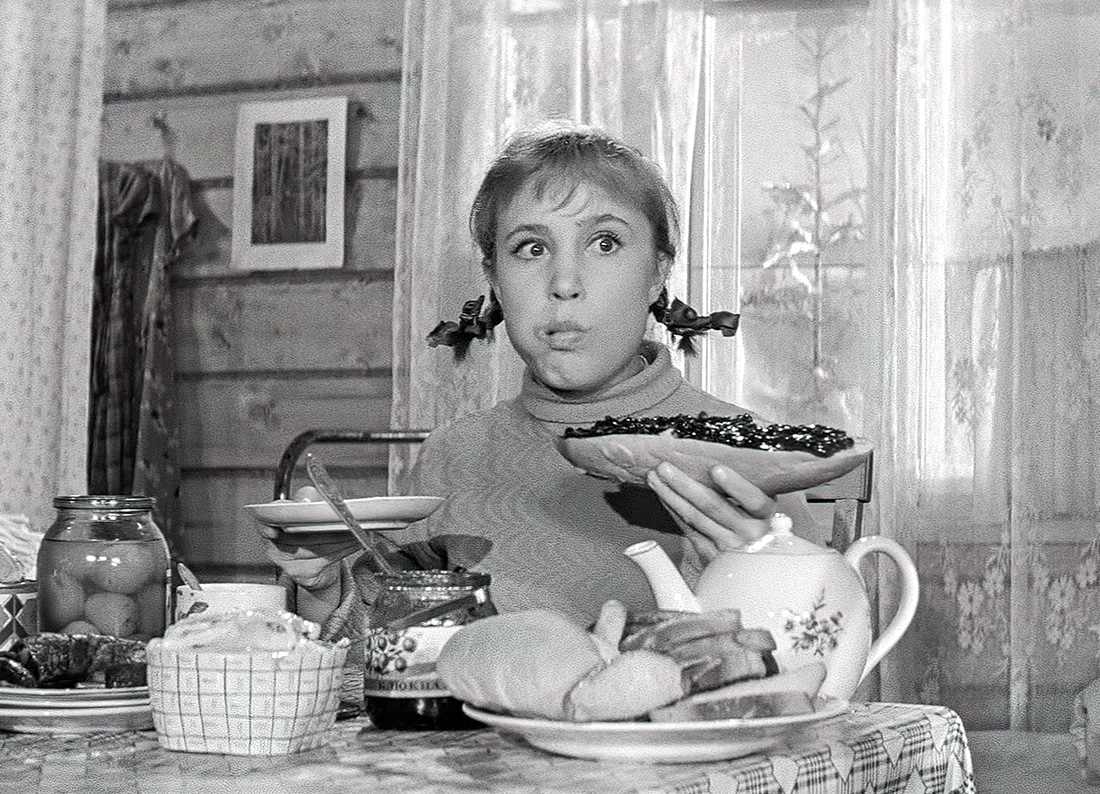 Вкусные моменты: сладости в советском кино