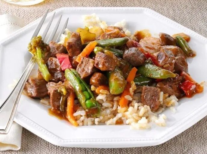 Говядина по-китайски с рисом: быстрая и вкусная еда