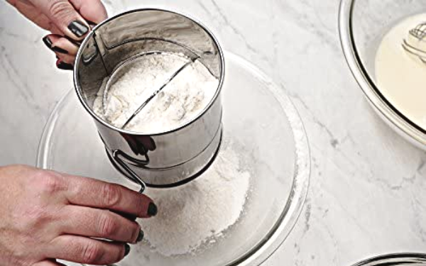 Почему просеивание муки — залог успешной выпечки