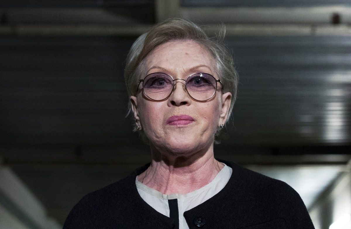 Семейный выход: Алиса Фрейндлих с близкими на предновогоднем спектакле