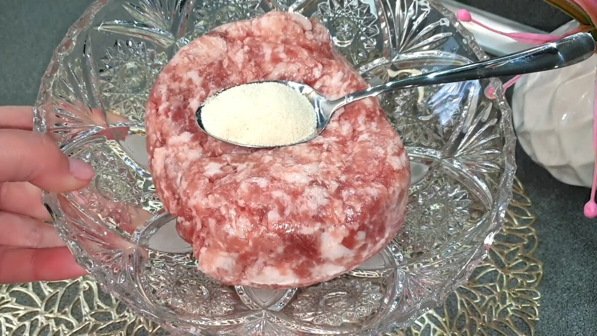 Как приготовить идеальные котлеты с манкой: секреты и советы