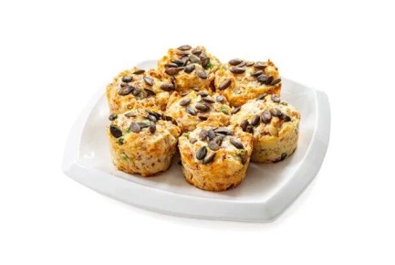 Радость для гурманов: кексы с сыром и колбасой на скорую руку