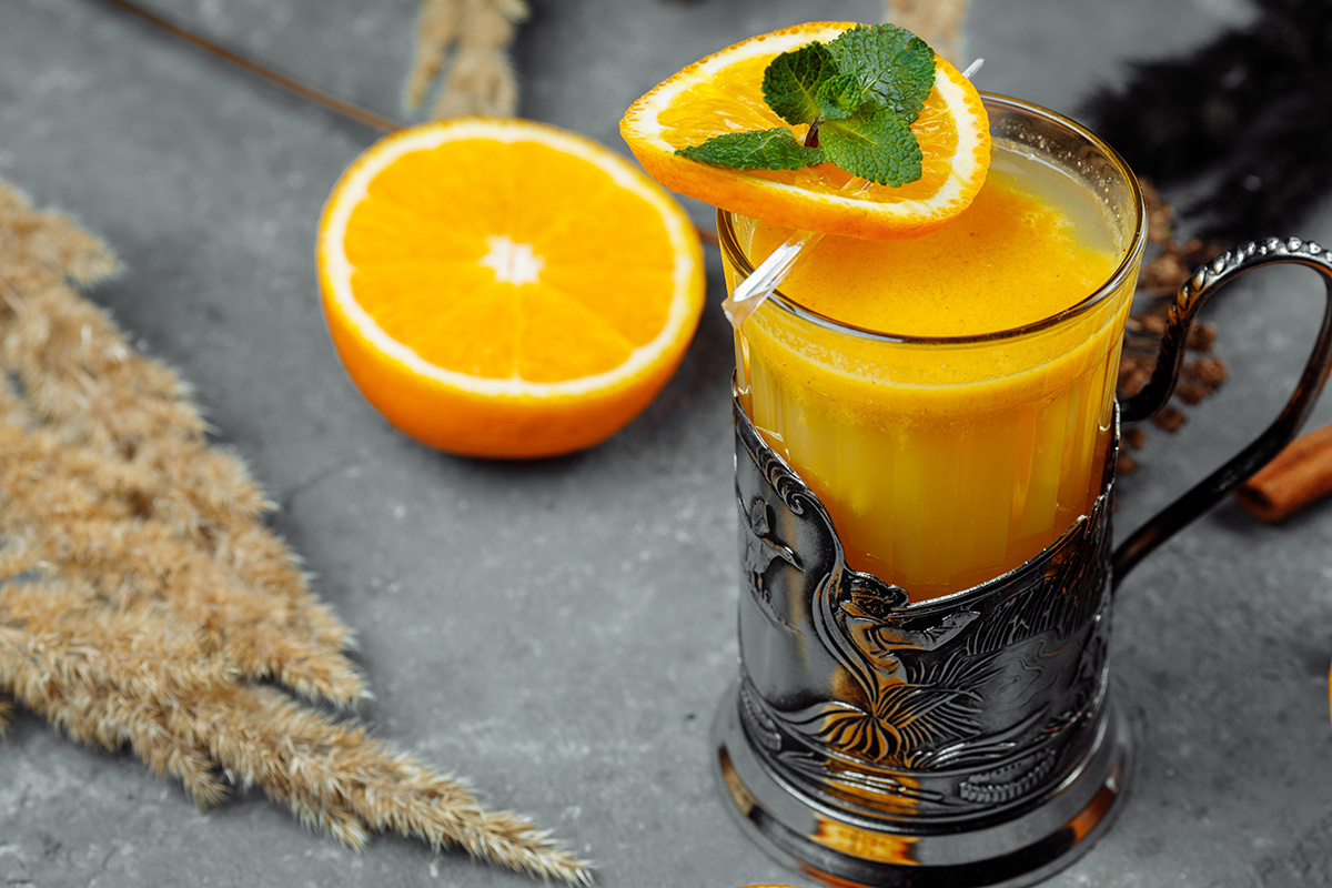 Теплые коктейли, которые согреют в холодную пору: советы от барменов