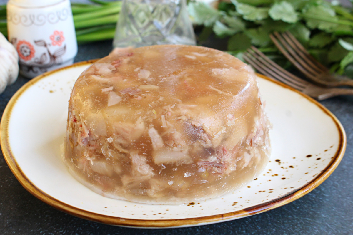 Непревзойденный свиной холодец: классический рецепт с рулькой и ножками