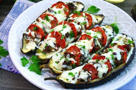Сочные баклажаны с мясом и овощами: идеальное блюдо для любого стола