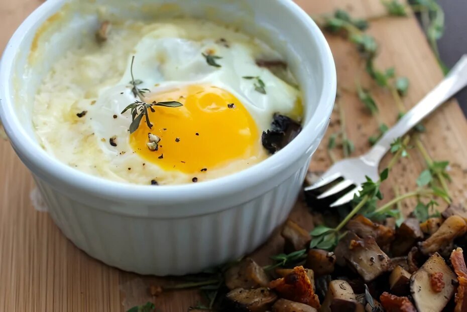 Утреннее наслаждение с запеченными яйцами