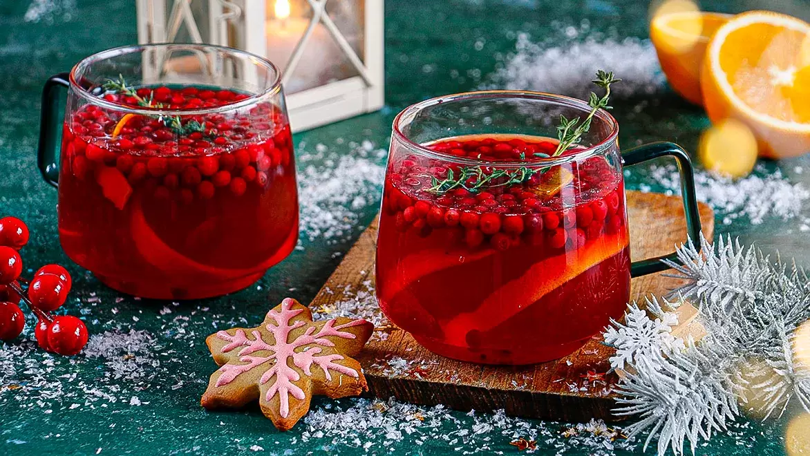 Витаминный чай с клюквой и имбирем