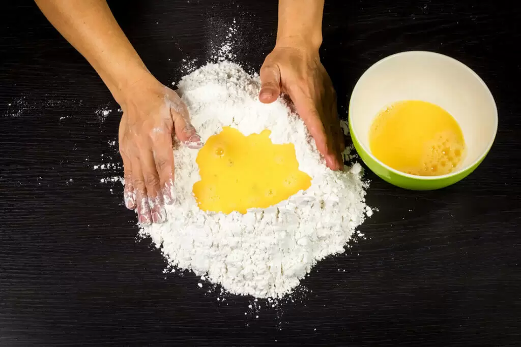 Тоннарелли с пекорино и черным перцем: римская классика, о которую стоит побороться